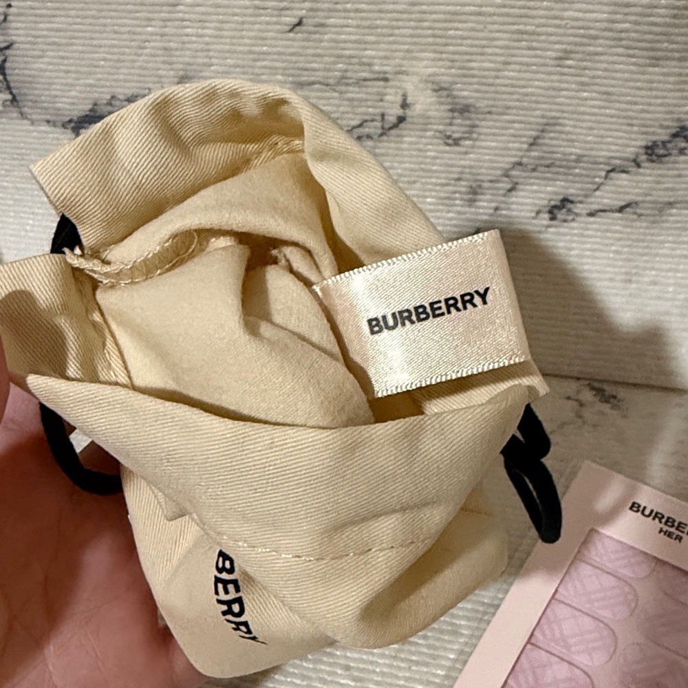 Burberry Her Pink Nail Wrap Stickers & Burberry Drawstring Canvas - Picture 8 of 12